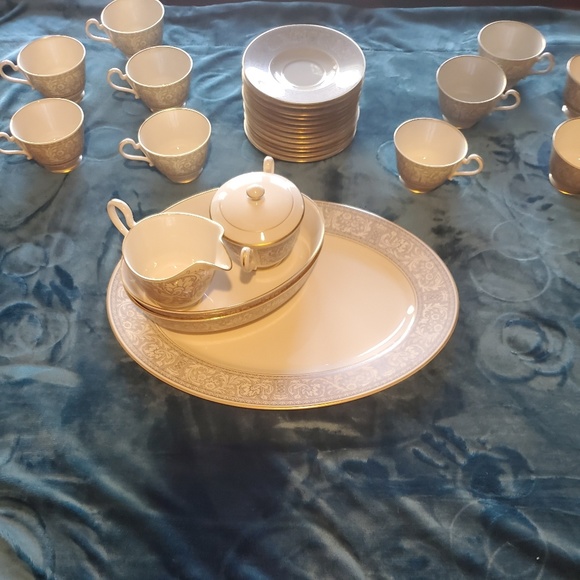 FRANCISCAN MASTERPIECE RENAISSANCE 65PC DINNERWARE - Picture 3 of 8